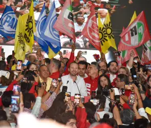 Santiago Taboada promete mejorar la salud y vivienda para comerciantes de la CDMX