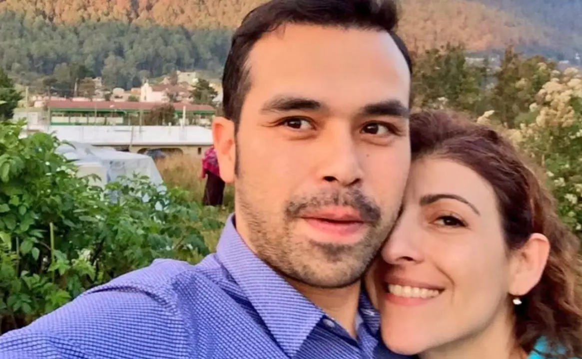 A pesar de su divorcio, ambos todavía conservan algunas fotos de su relación en sus redes sociales.