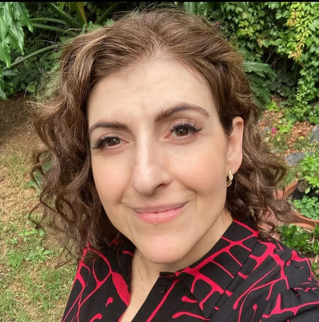 También ha ganado en dos ocasiones el Mayahuel de Plata por Mejor Actuación Femenina.