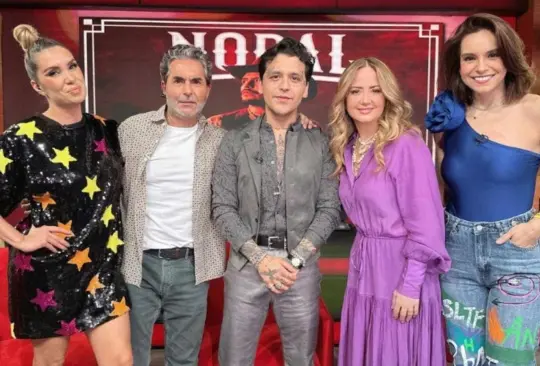 Los conductores del programa mantuvieron al cantante feliz a pesar del momento de tensión Los conductores del programa mantuvieron al cantante feliz a pesar del momento de tensión