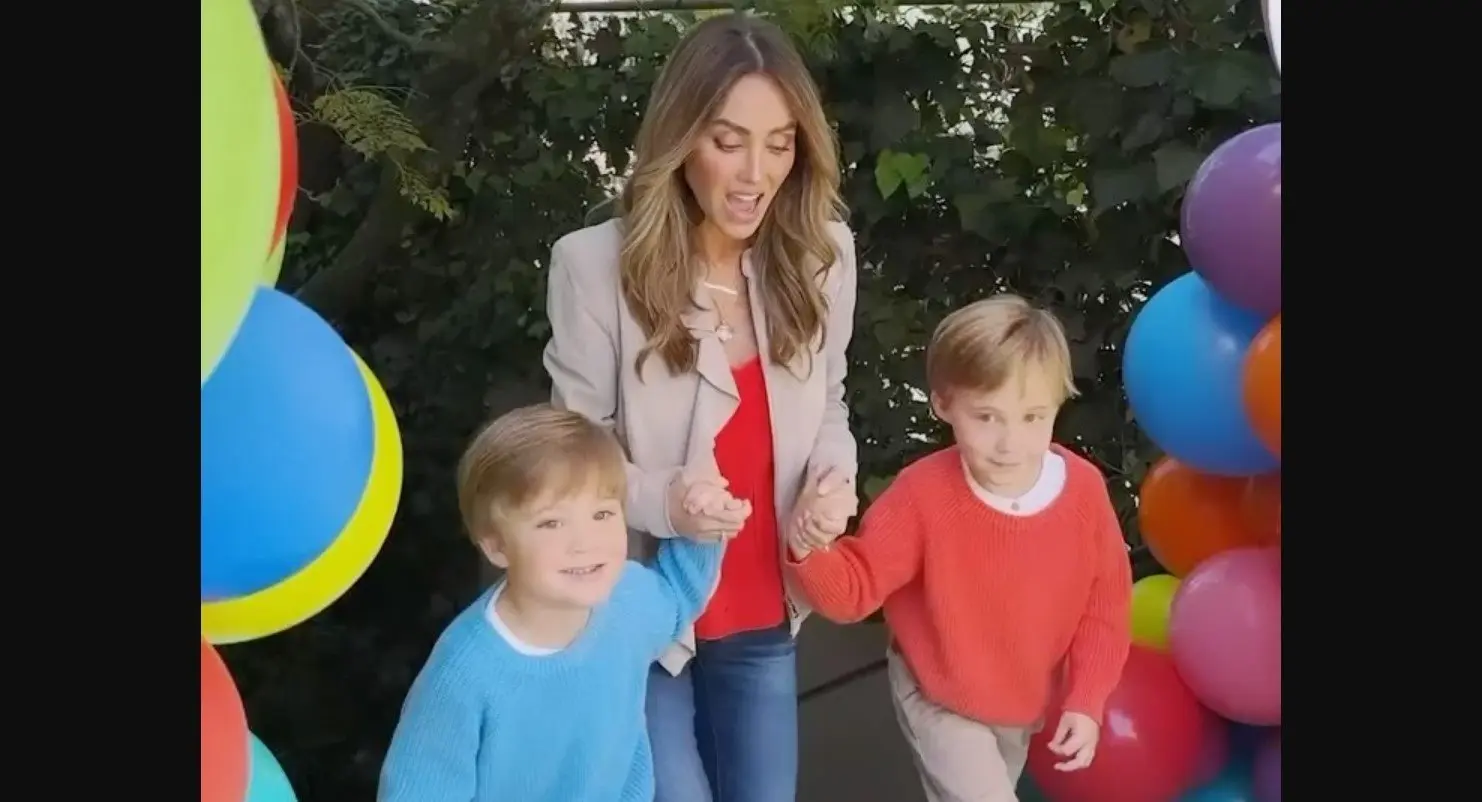 La actriz se casó el 25 de abril de 2015 con Manuel Velasco, cuando todavía era gobernador de Chiapas. Fruto de su matrimonio nacieron Manuel y Emiliano Velasco Puente.