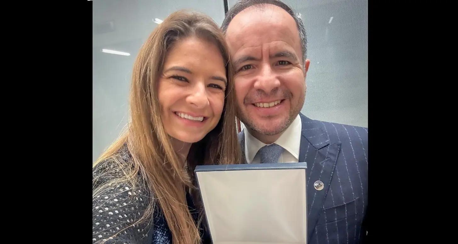 Paty Sirvent con César Nava