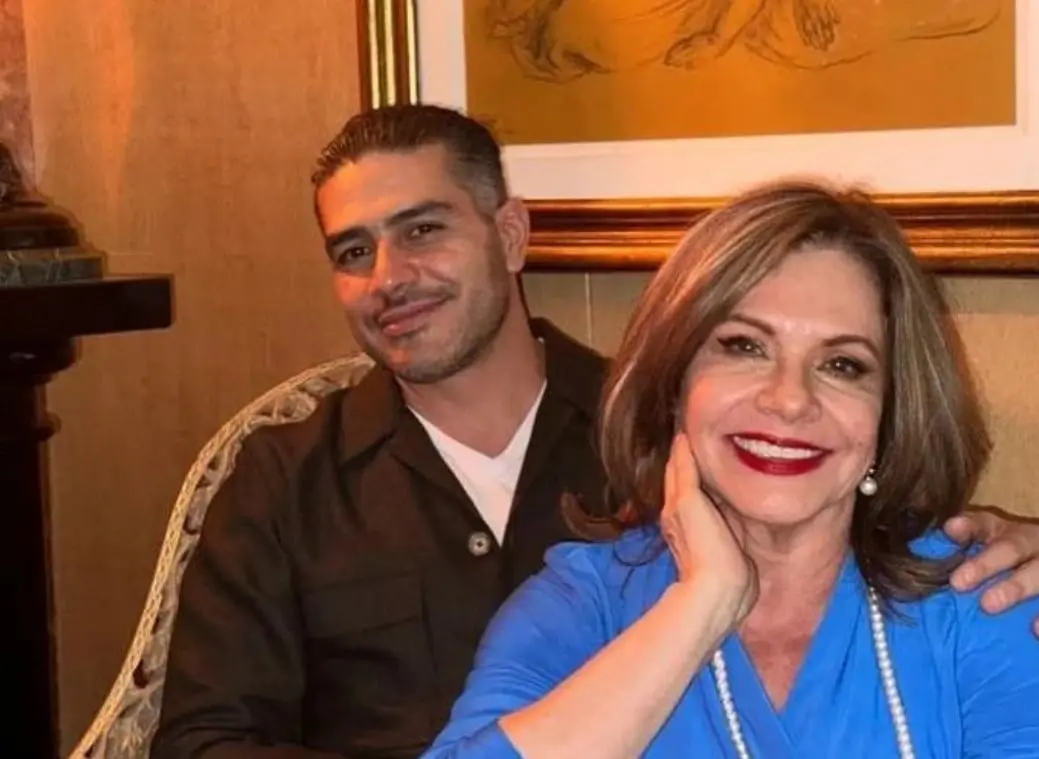 La actriz mexicana estuvo casada con el político priista hasta el día de su muerte en 1998. Durante su matrimonio tuvieron dos hijos: Omar y Adrián García Harfuch.