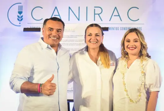 El candidato agradeció la invitación de la Canirac Yucatán en el diálogo con Cecilia Patrón