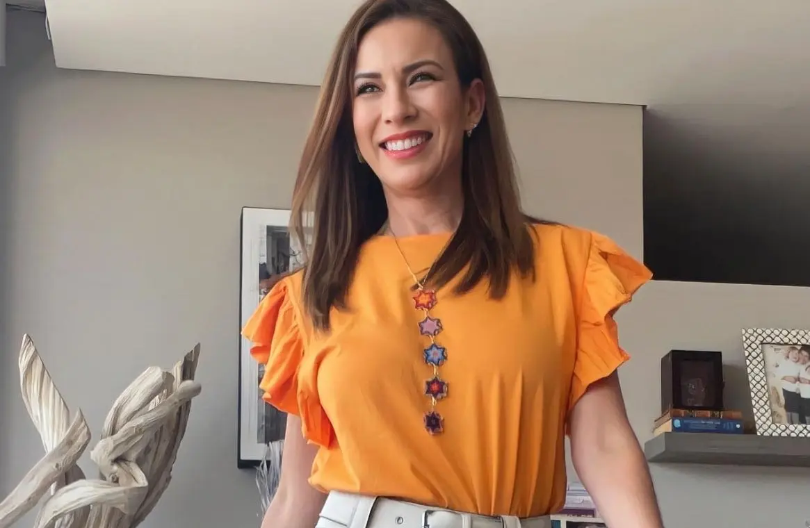 Lamentablemente en el amor no le ha ido bien y ha tenido varias relaciones tormentosas, tal y como relata en su libro 'Mujer&oacute;n'.