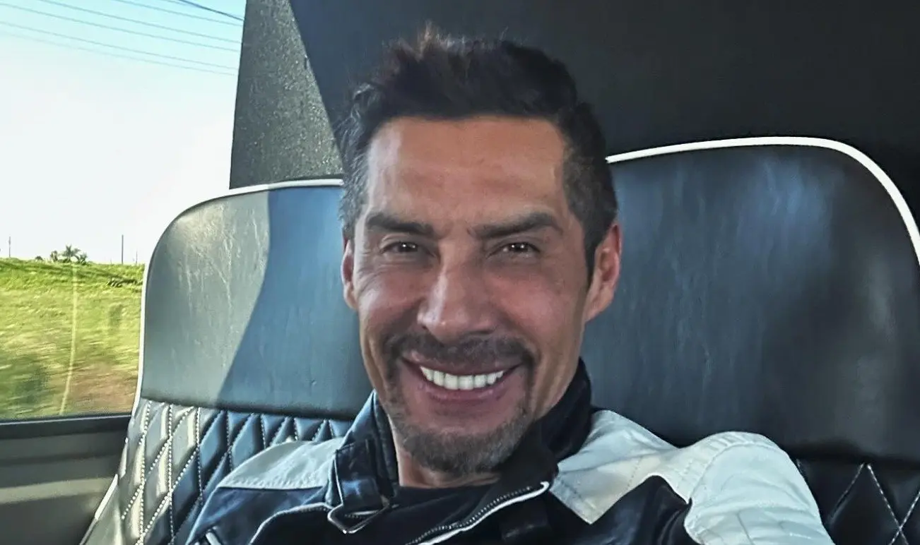 Tras su separaci&oacute;n, Charly acus&oacute; a Ingrid de haberle sido infiel dos veces, con un futbolista y con un compa&ntilde;ero de TV Azteca. Mientras que Coronado lo acus&oacute; de no hacerse cargo de su hijo y no pagar la pensi&oacute;n alimenticia.