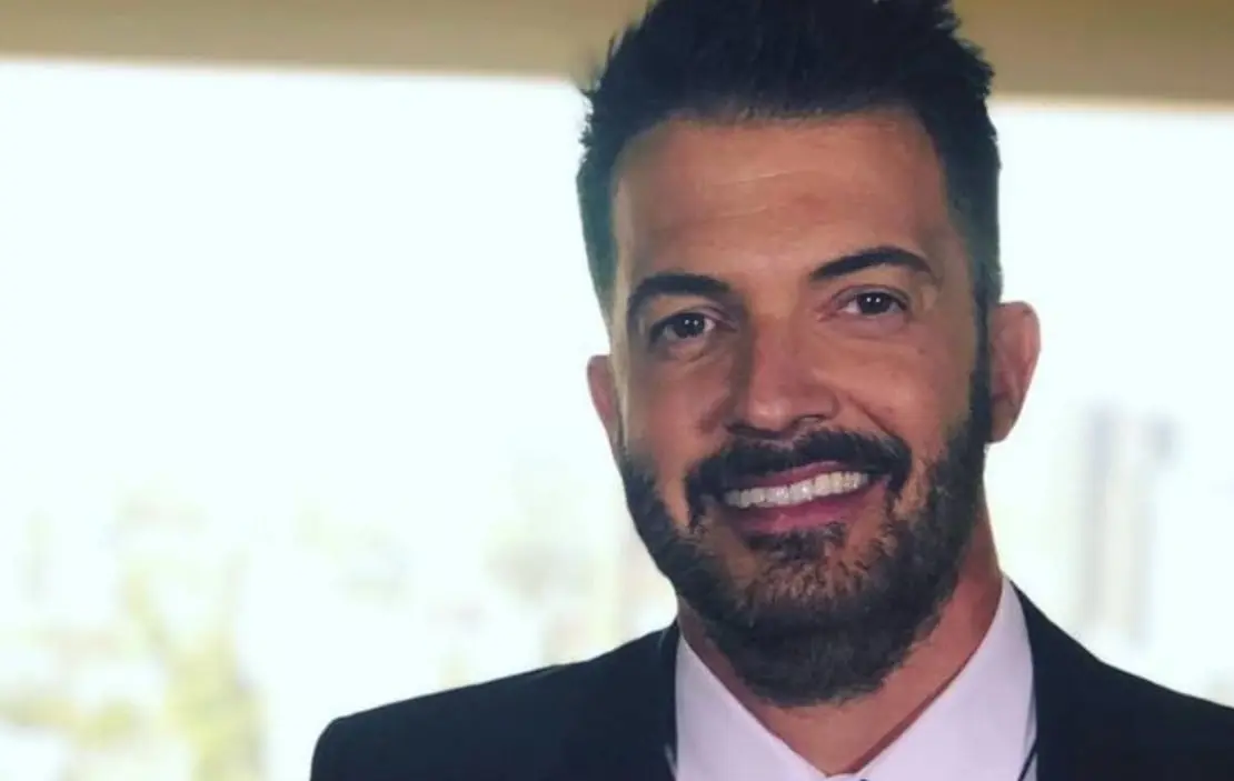 Su relaci&oacute;n fue pol&eacute;mica porque Fernando del Solar estaba a punto de casarse con Ivette Hern&aacute;ndez, pero la dej&oacute; y a las pocas semanas confirm&oacute; su relaci&oacute;n con Ingrid Coronado, con quien esperaba su primer hijo.