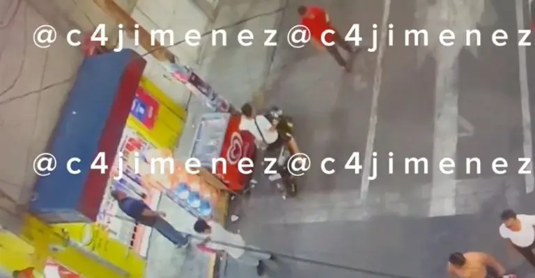 La joven se desplomó tras recibir el impacto de bala. Foto: C4jimenez.