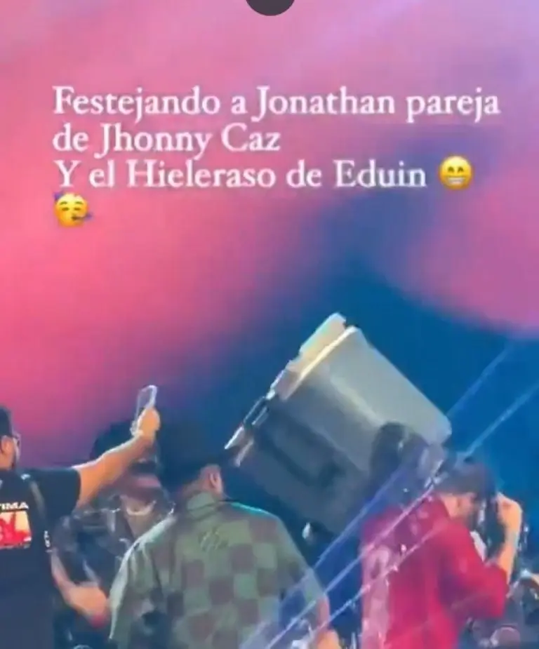 Eduin Caz golpea a su cuñado con hielera - Tomada de video