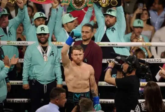 Canelo Álvarez desató la euforia del público 