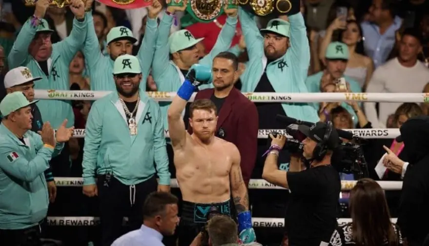 Canelo &Aacute;lvarez desat&oacute; la euforia del p&uacute;blico 