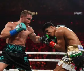 Canelo Álvarez gana por decisión unánime a Jaime Munguía