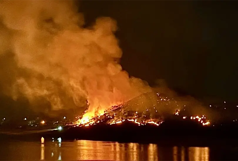 IMPACTANTES IM&Aacute;GENES del devastador incendio que consume el bosque y zona tur&iacute;stica de Valle de Bravo