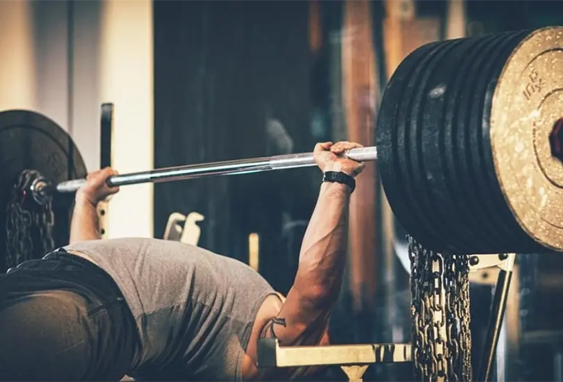 Hombre muere al internet levantar más de 100 kilos en el gimnasio Hombre muere al internet levantar más de 100 kilos en el gimnasio