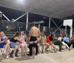 Día de las Madres: Festejan a mamás con strippers en colegio católico