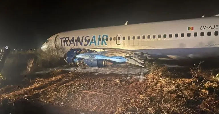 Las operaciones en el aeropuerto se suspendieron mientras se realiza una investigación para determinar la causa del accidente. Foto X: @instablog9ja