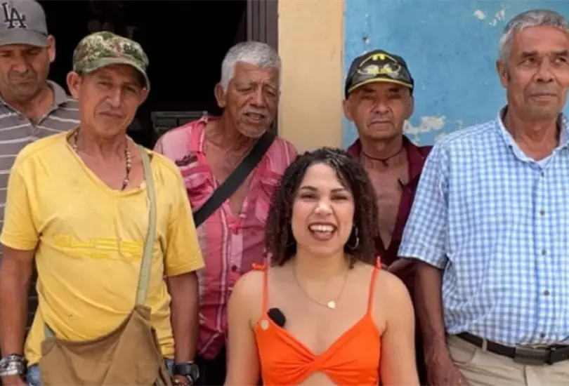 Mujer presume que tiene siete novios Mujer presume que tiene siete novios