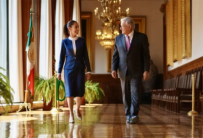 Claudia Sheinbaum anuncia nuevo apoyo para mujeres de 60 a 64 a&ntilde;os tras reuni&oacute;n con AMLO