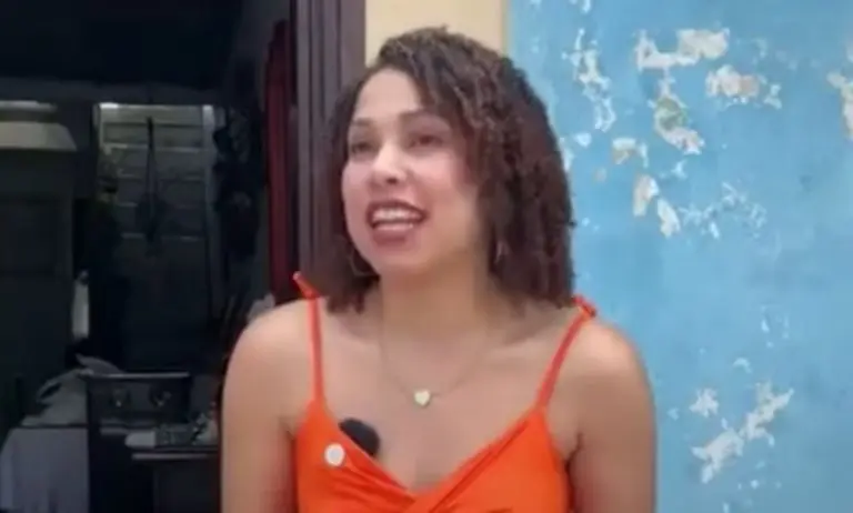 Mujer presume que tiene siete novios (YouTube)
