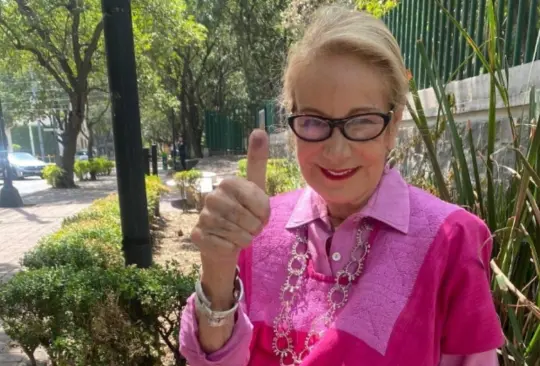 Guadalupe Loaeza se lanza contra AMLO por beso a Sheinbaum y la tunden