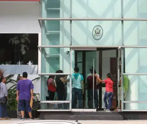Ofrecen empleo a mexicanos en Embajada de Estados Unidos; no es necesario hablar inglés