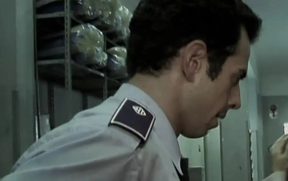 Jorge-Yamam Serrano interpretó a Sergio, uno de los policías que llegan al edificio.