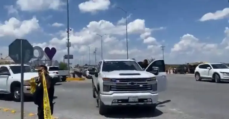Estuvo involucrado un auto donde viajaba el equipo de Sheinbaum. Foto: X: (@PeriodicoZocalo).