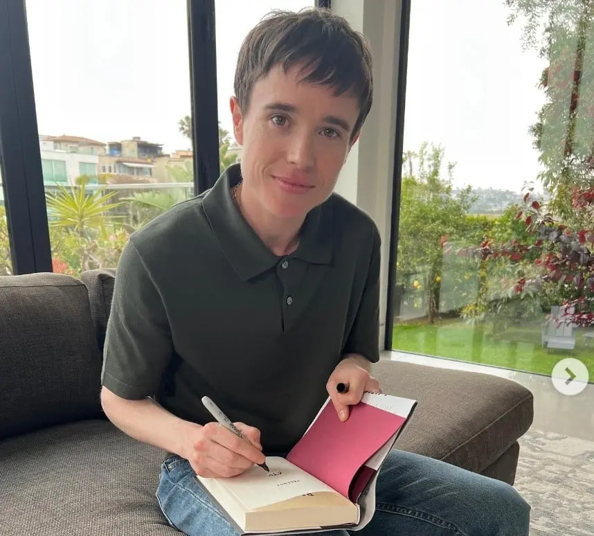 Elliot Page, anteriormente Ellen Page, anunció en 2020 que se había cambiado el nombre y, desde entonces, comenzó su proceso de reasignación de género.