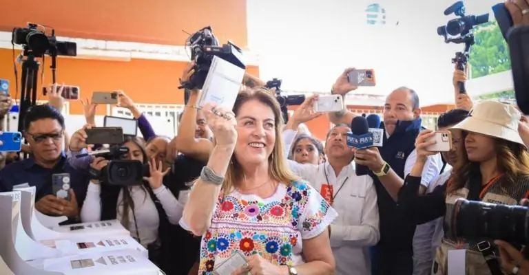 Margarita González Saravia salió a emitir su voto. Foto: Instagram (margarita.gonzalez.saravia).