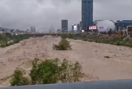 El desbordamiento del río Santa Catarina. 