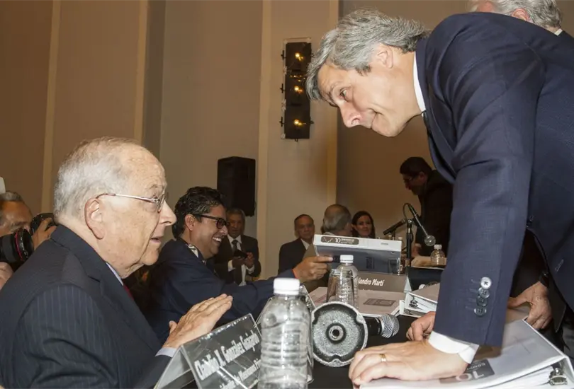 Claudio X Gonz&aacute;lez se qued&oacute; esperando una entrevista con Sheinbaum. 