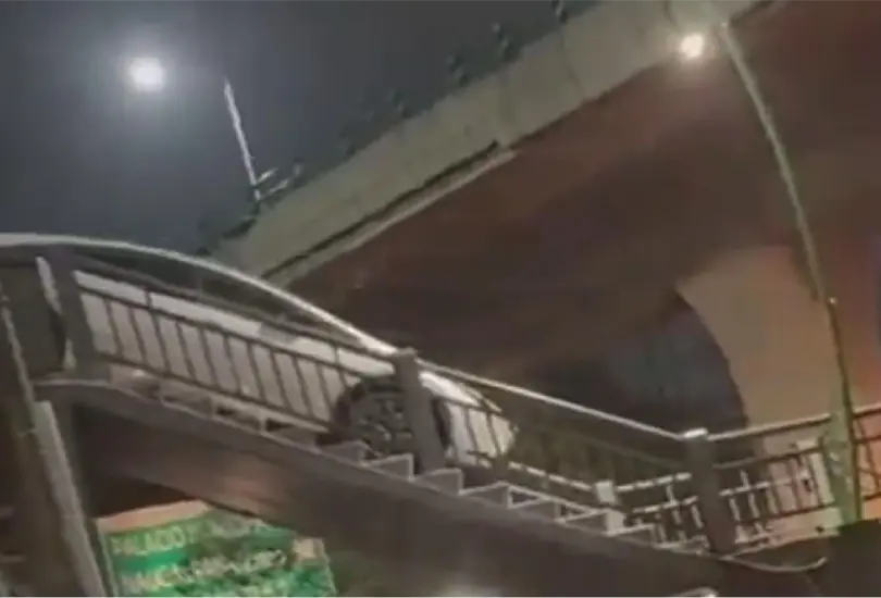 El momento qued&oacute; captado por otro automovilista que pasaba por la zona