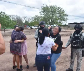 Menores quedan atrapados en tiroteo en Sánchez Celis: Familias exigen saber su paradero