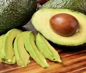 México y Estados Unidos pactan para reactivar exportaciones de aguacate y mango