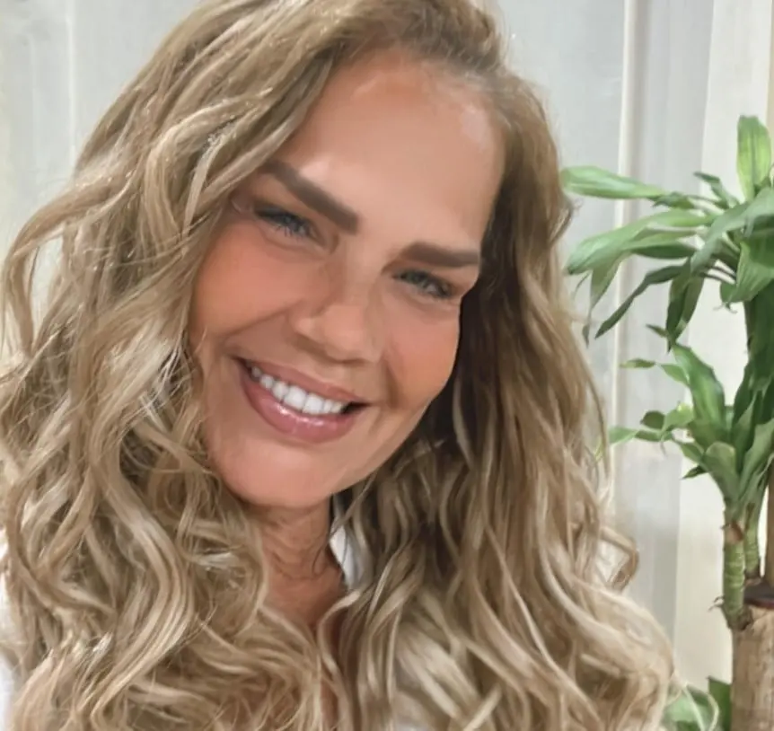 Ahora tiene 56 años y es madre de tres hijos. Ha participado en reality shows como 'La casa de los famosos' y 'Rica, Famosa, Latina'.