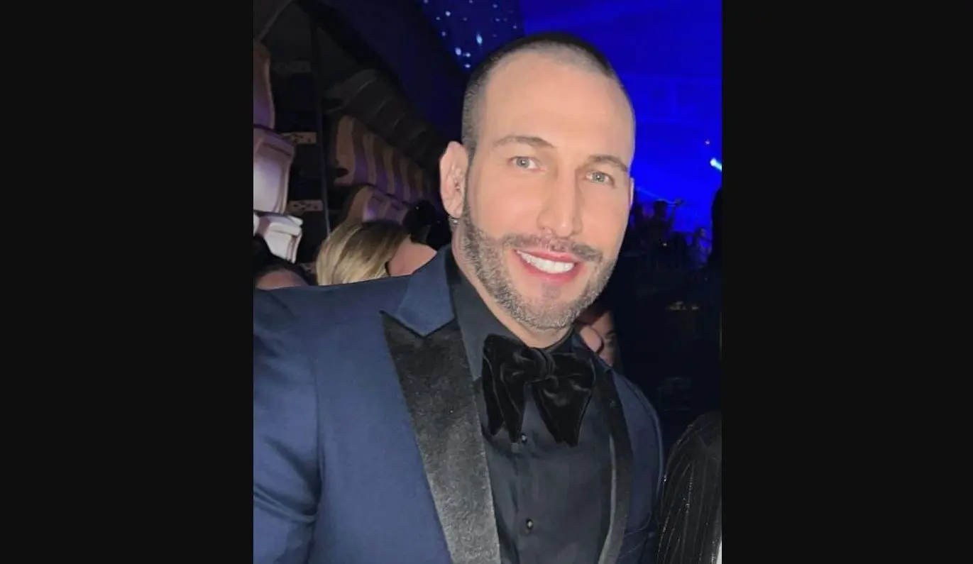 Ahora tiene 47 años, ha protagonizado series como 'El Señor de los Cielos' y 'Malverde: El Santo Patrón'.