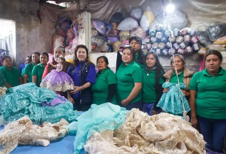 Margarita González Saravia refrenda compromisos en Huecahuasco y Ocoxaltepec - Cortesía