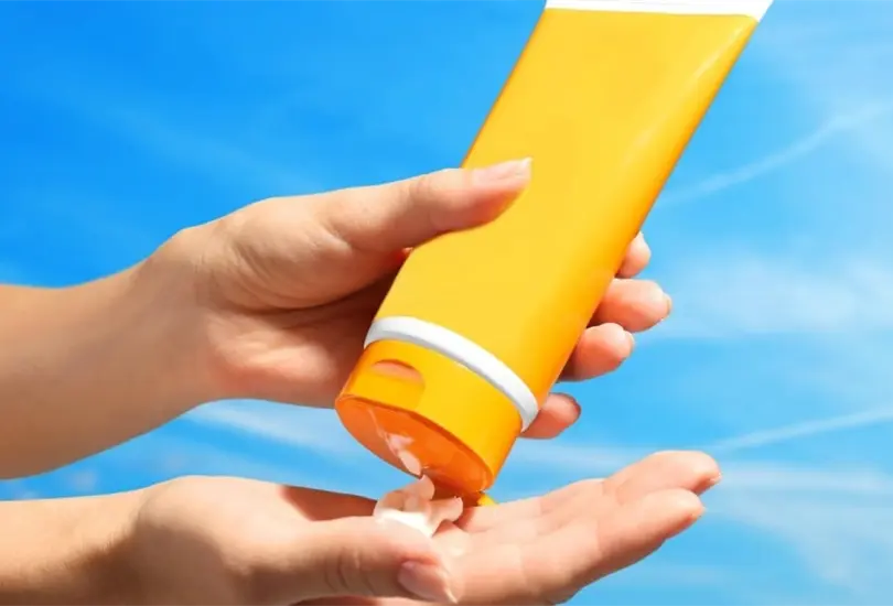 Un bloqueador debe de cubrirte con un buen nivel de protecci&oacute;n ante el sol