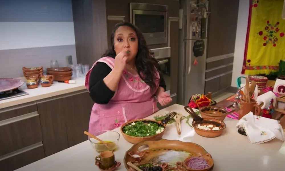 Su cocina es grande y tiene todo lo necesario para atender a sus invitados.