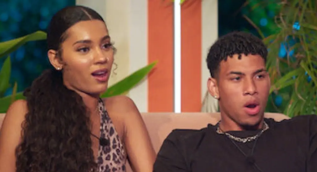 Jugando con fuego: Temporada 6 (19 de julio: Eps 1-4 y 26 de julio: Eps 5-7). Nueva temporada, nuevo premio, nuevos giros inesperados y una nueva secuaz para Lana, que va a sembrar el caos entre los solteros.