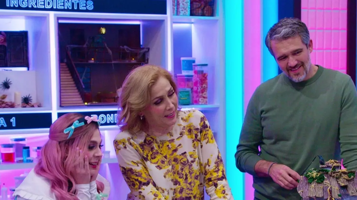 Pasteleros contra el tiempo: Temporada 2 (10 de julio). Capi Pérez, Gris Verduzco (Mis Pastelitos) y Luis Robledo están de vuelta en esta emocionante competencia contrarreloj donde estarán acompañados de grandes invitados.