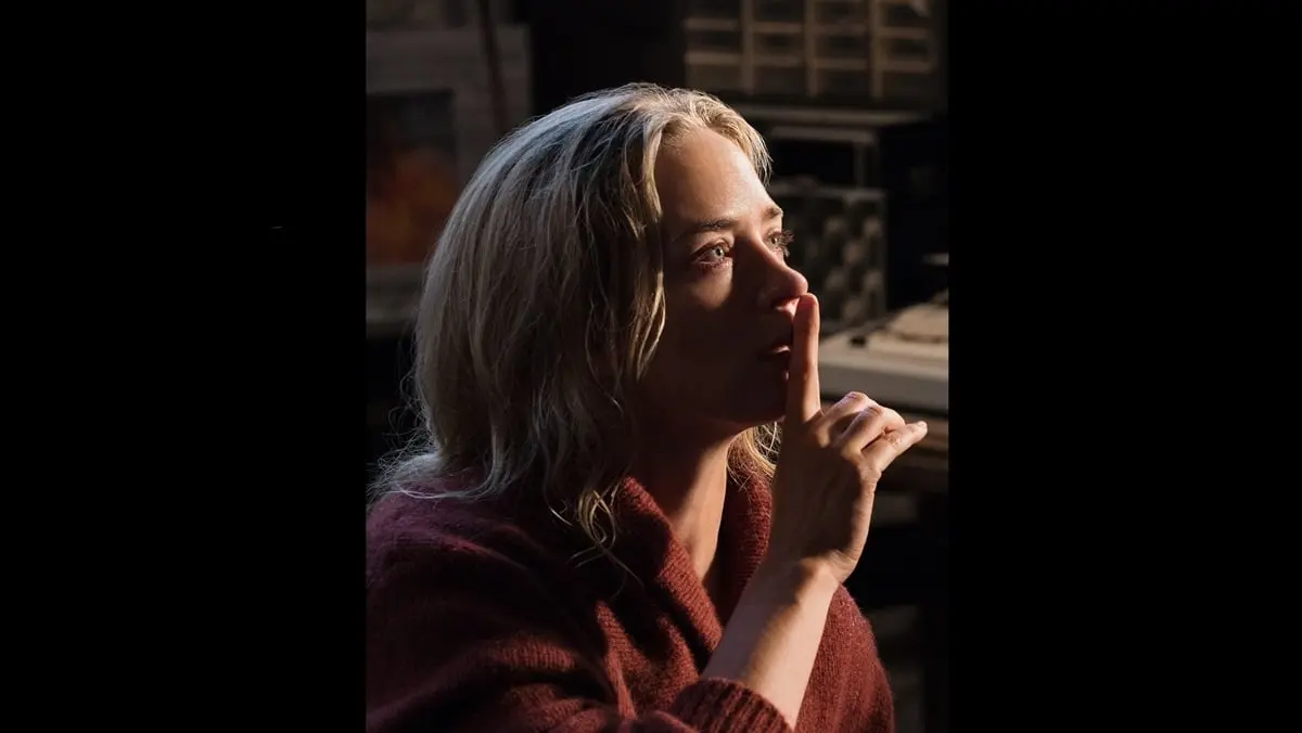 Un lugar en silencio (01 de julio). Una familia unida, aislada del resto del mundo, vive en constante temor de hacer algún ruido que pueda atraer a unas criaturas aterradoras.