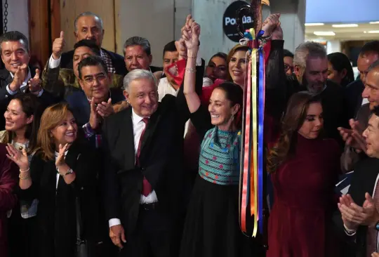 AMLO felicita a Sheinbaum por triunfar en las elecciones: la candidata más votda en la historia