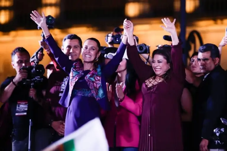 Clara Brugada celebra junto a Sheinbaum triunfo - Especial