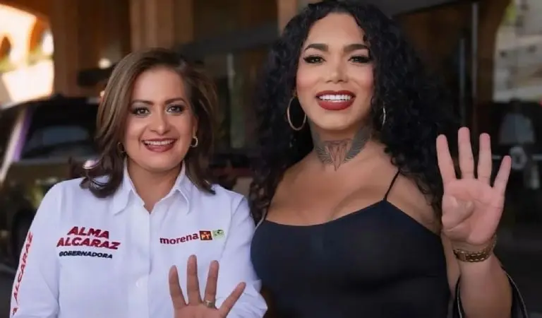 Alma Alcaraz y Paolita Suarez (X)