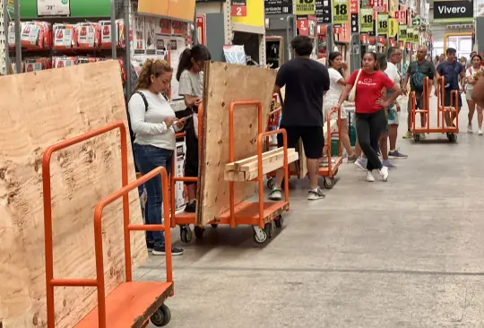 Comienzan las compras de pánico en Cancún ante la alerta azul del huracán ´Beryl´ | VIDEOS