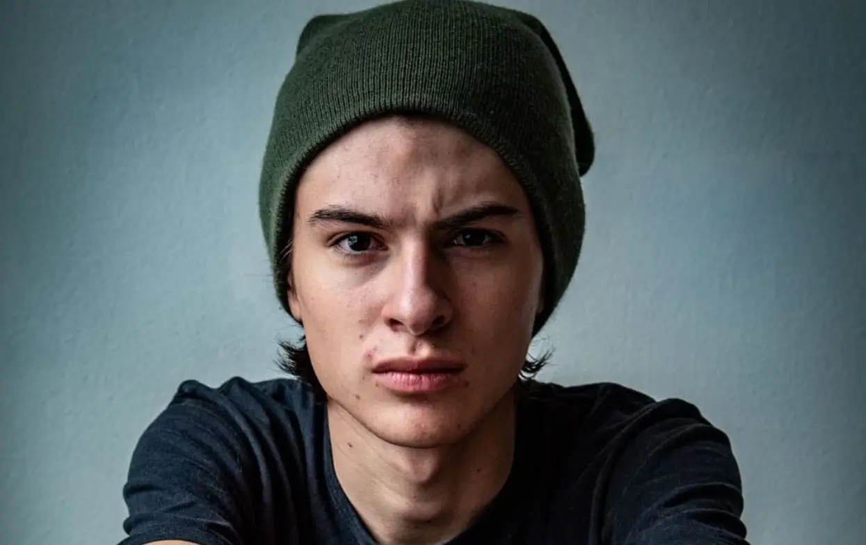 Actualmente tiene 19 años de edad.