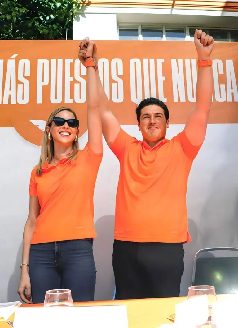 Mariana Rodríguez acompañada de Samuel García cuando se postuló como pre candidata de MonterreyFoto: Cuartoscuro