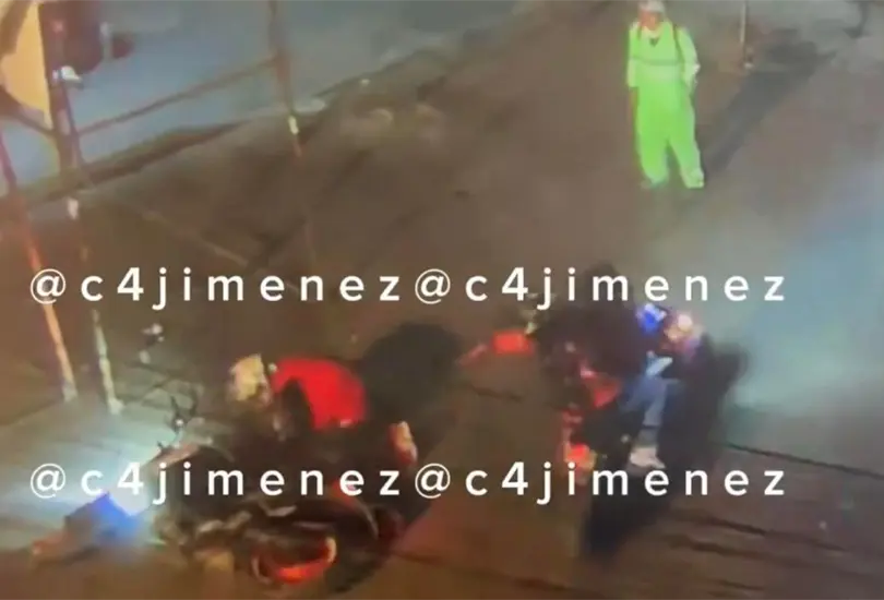 En menos de 10 segundos los hombres cometieron el acto En menos de 10 segundos los hombres cometieron el acto
