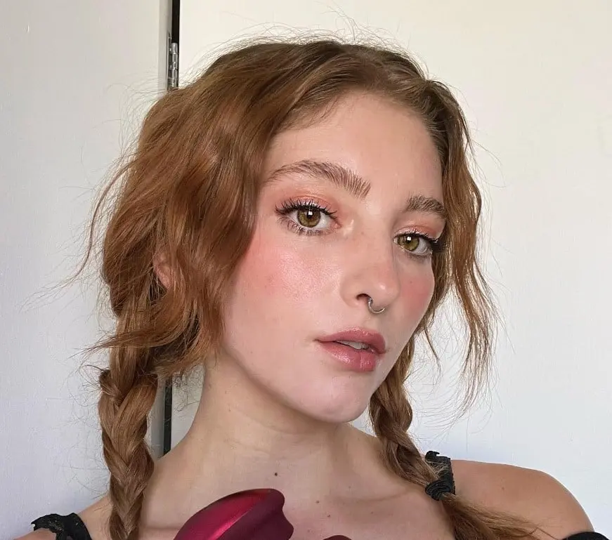 Ahora tiene 24 años, ha trabajado en series como 'Spinning Out' y 'The Unsettling'.